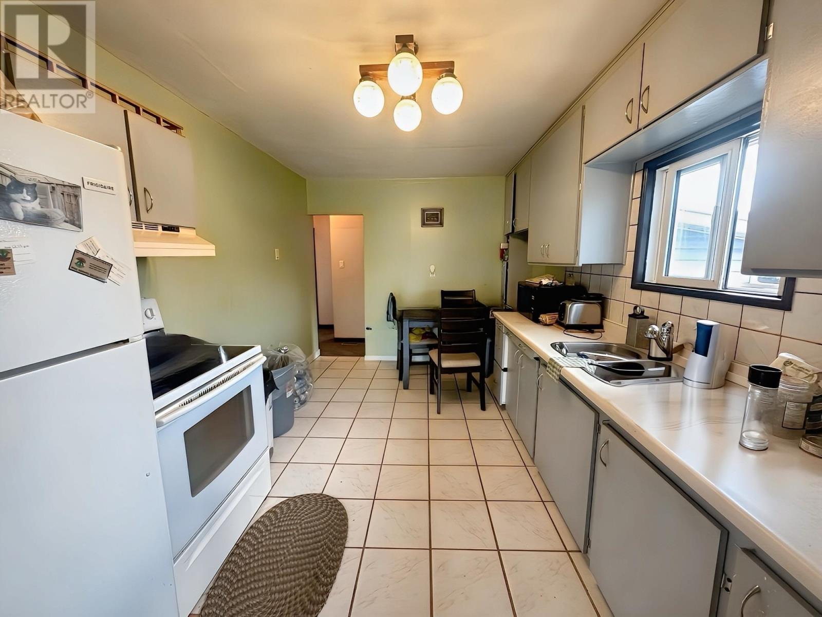 407 First ST W