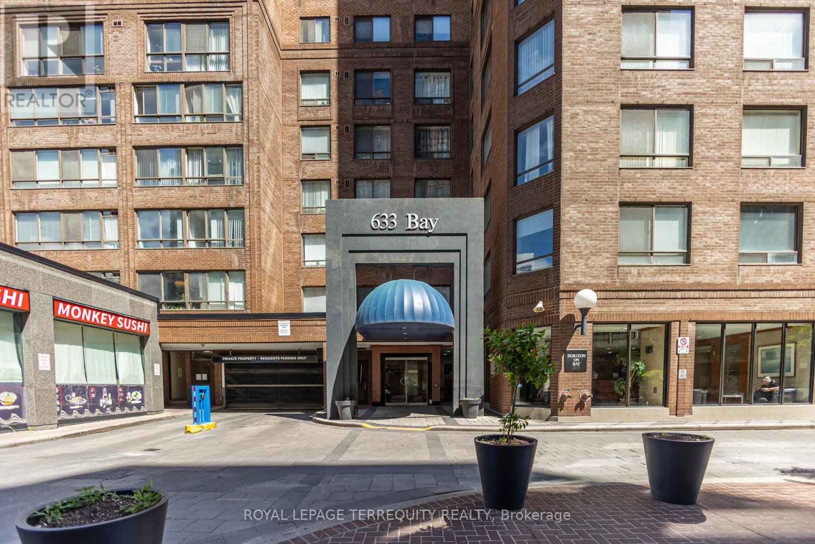 2302 - 633 BAY STREET