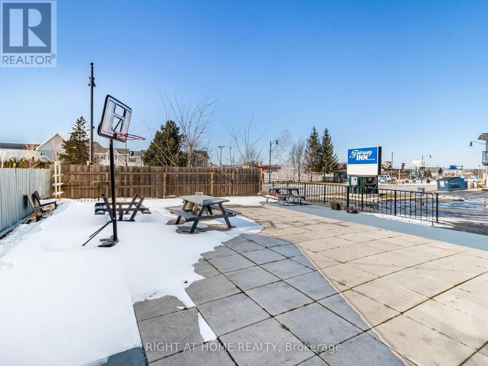 5958 FALLSVIEW BOULEVARD