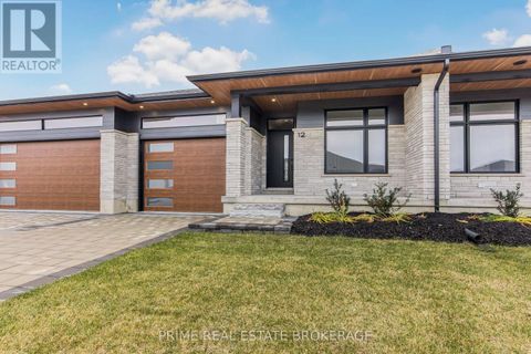 50 - 12 COASTAL CRESCENT Lambton Shores (Grand Bend) ON N0M1T0