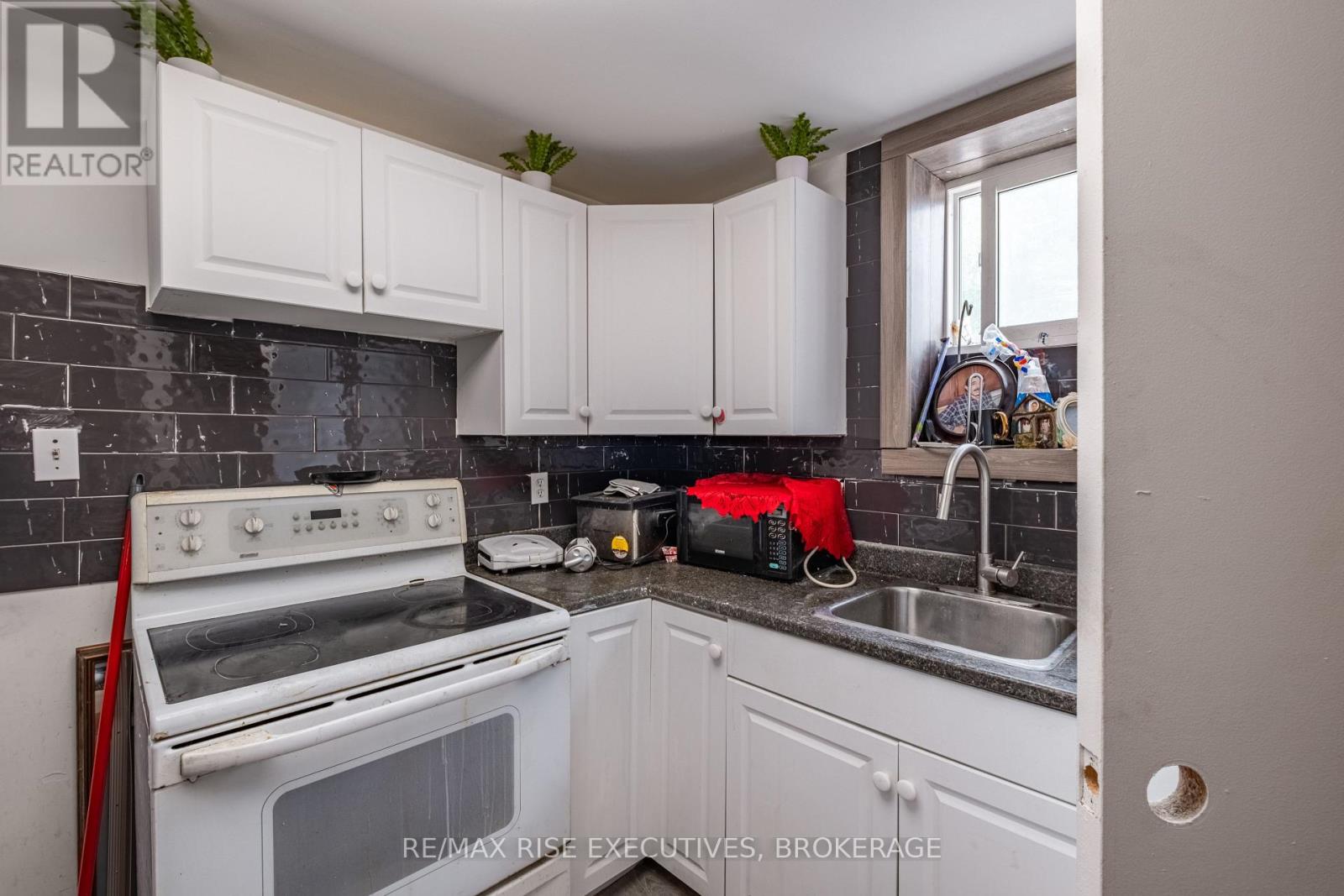 61 SEVENTH AVENUE