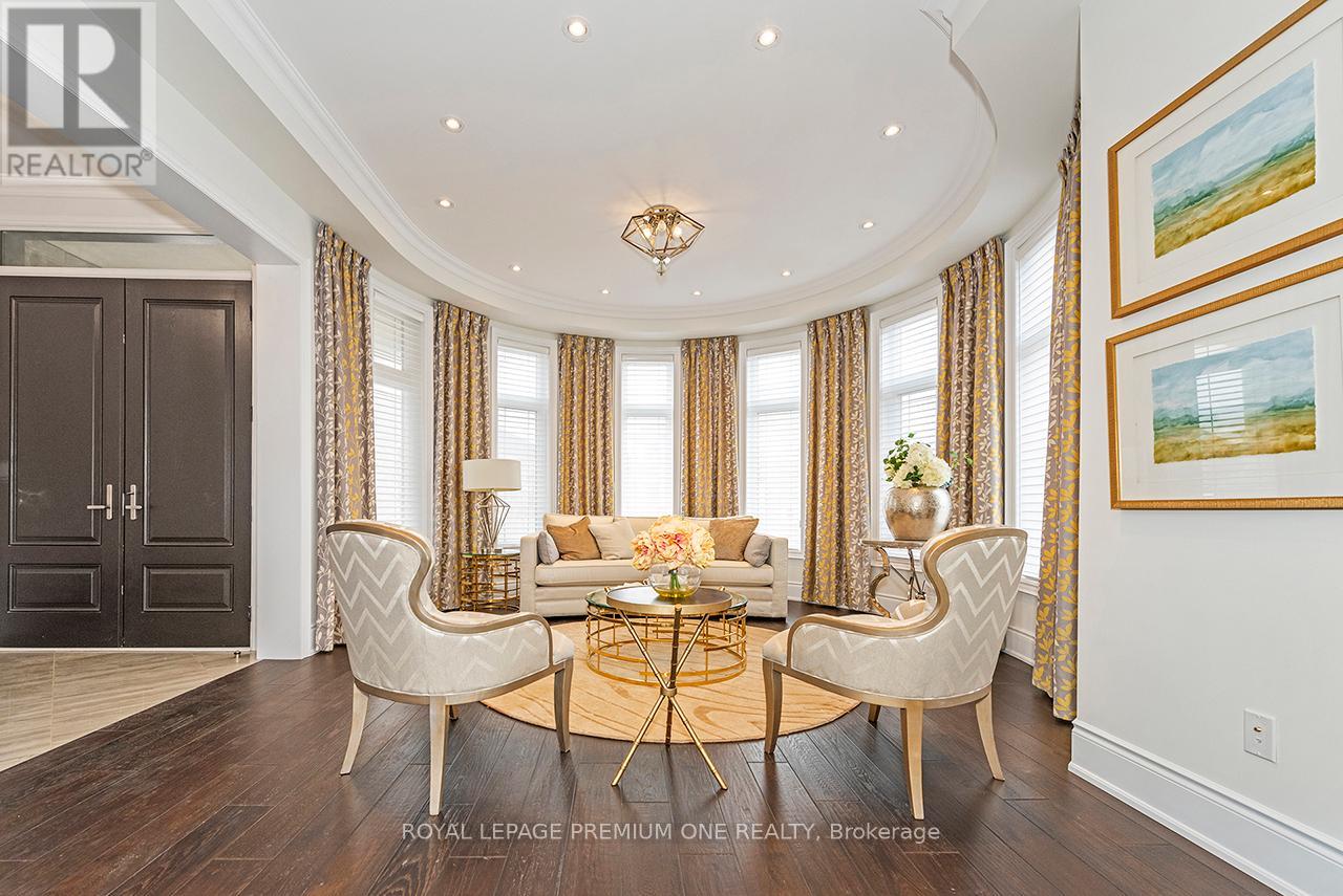 2 APPLEYARD AVENUE