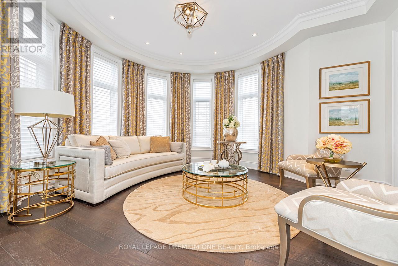 2 APPLEYARD AVENUE