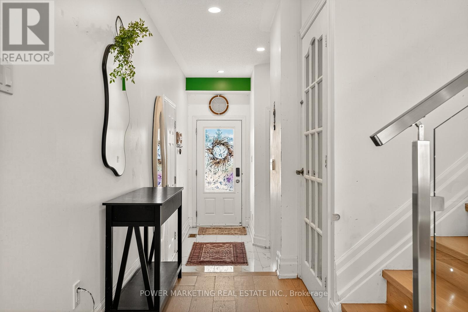 657 - 657 CLEARBROOK DRIVE N