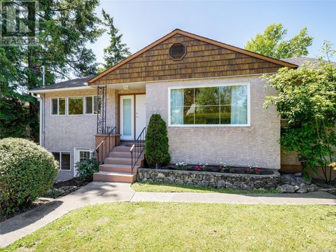 3856 Carey Rd Saanich BC V8Z4C7