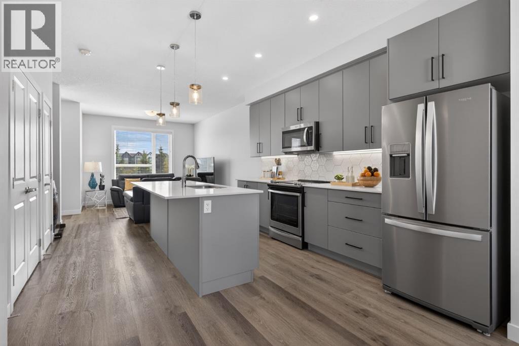 86 Evanscrest Manor NW