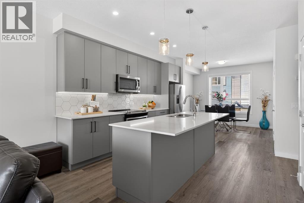86 Evanscrest Manor NW