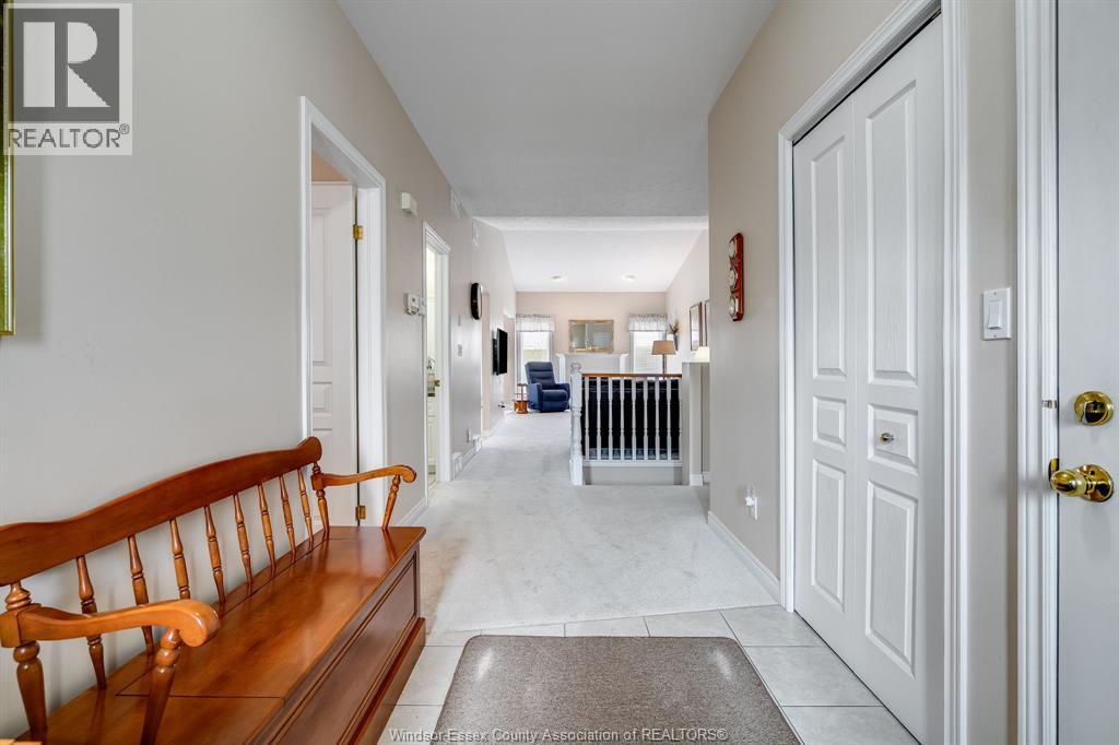 653 McNaughton AVENUE West