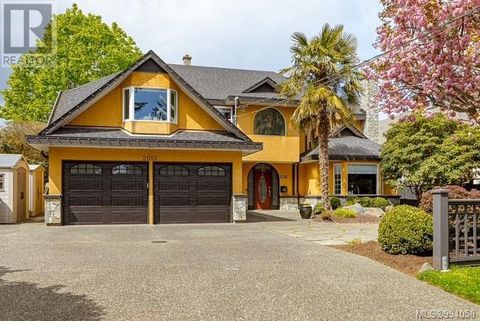 2013 Ferndale Rd Saanich BC V8N2Y4