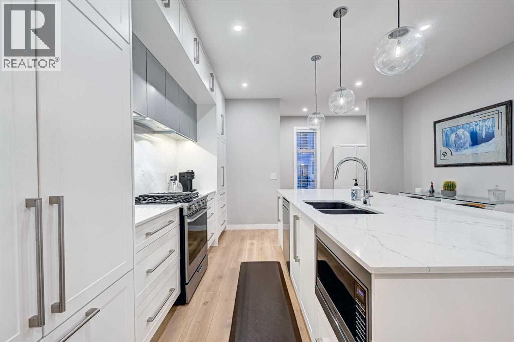 205, 830 78 Street SW