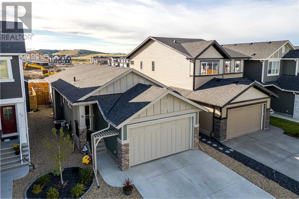 16 Emberside Green
