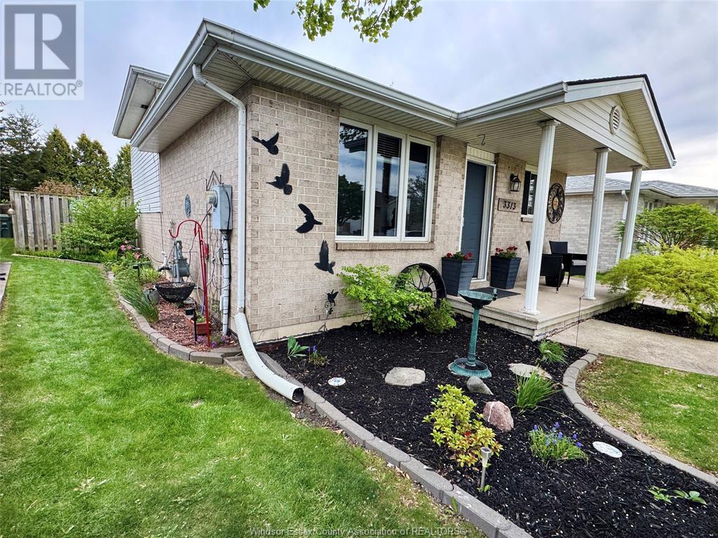 3313 CANDLEWOOD CRESCENT