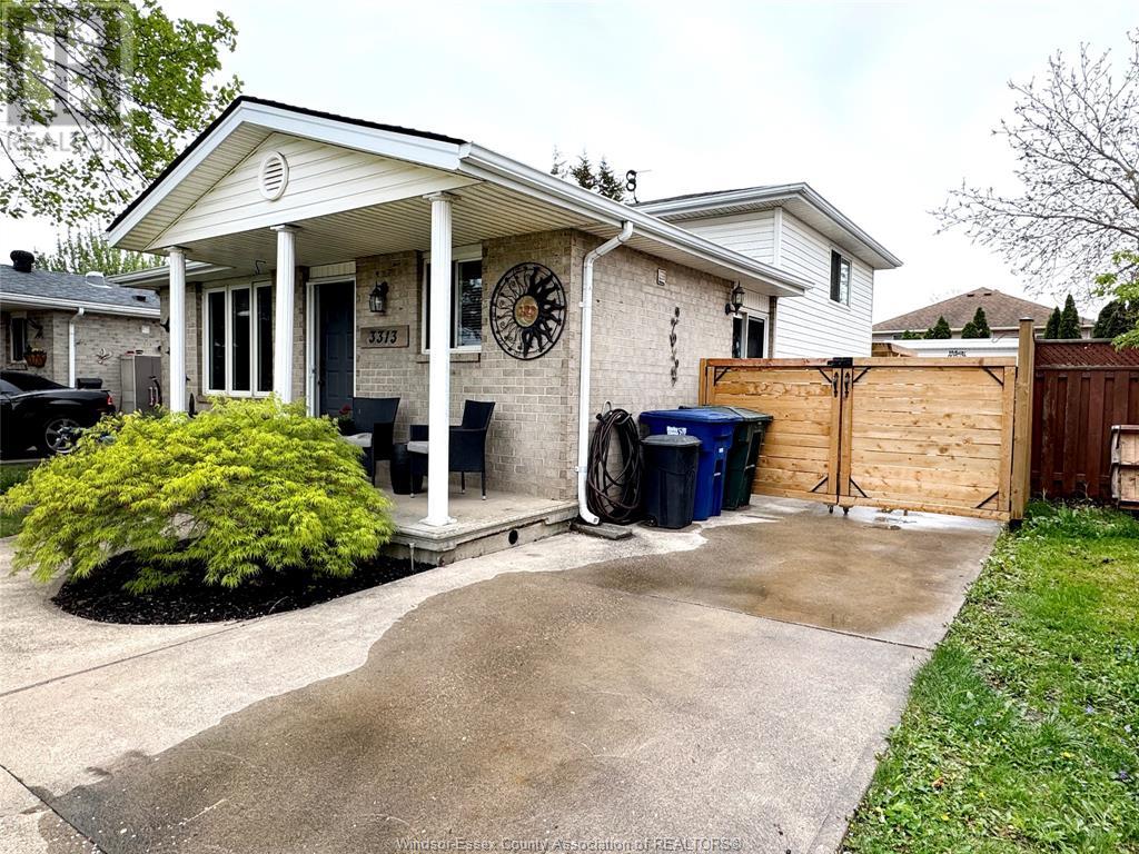3313 CANDLEWOOD CRESCENT