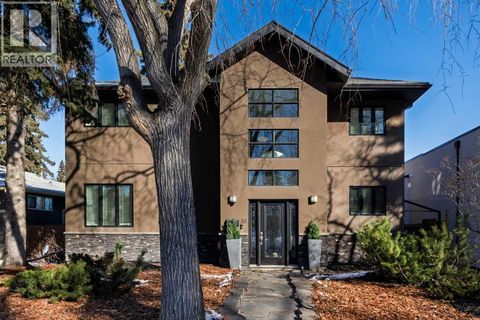 38 Lissington Drive SW Calgary AB T3E5E1