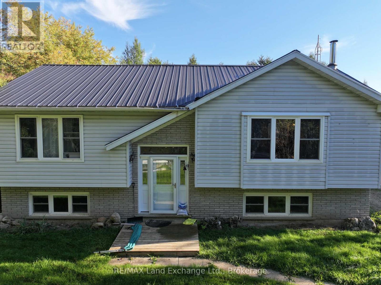 315045 HIGHWAY 6 RR1 HIGHWAY