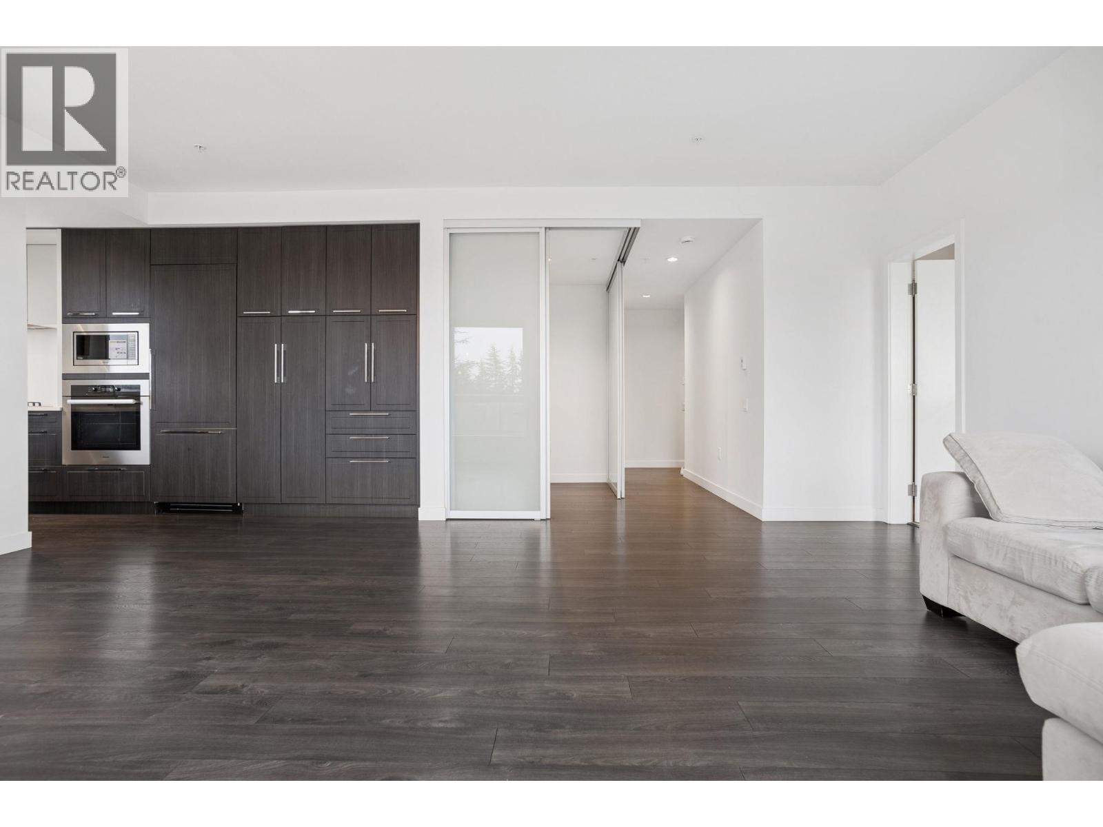 608 6677 CAMBIE STREET