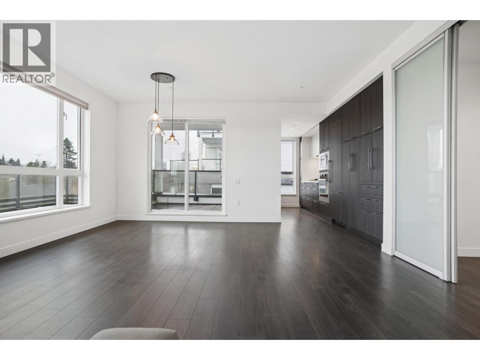 608 6677 CAMBIE STREET