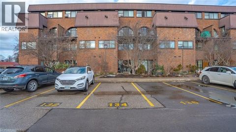 36 HAYHURST Road Unit# 136 Brantford ON N3R6Y9