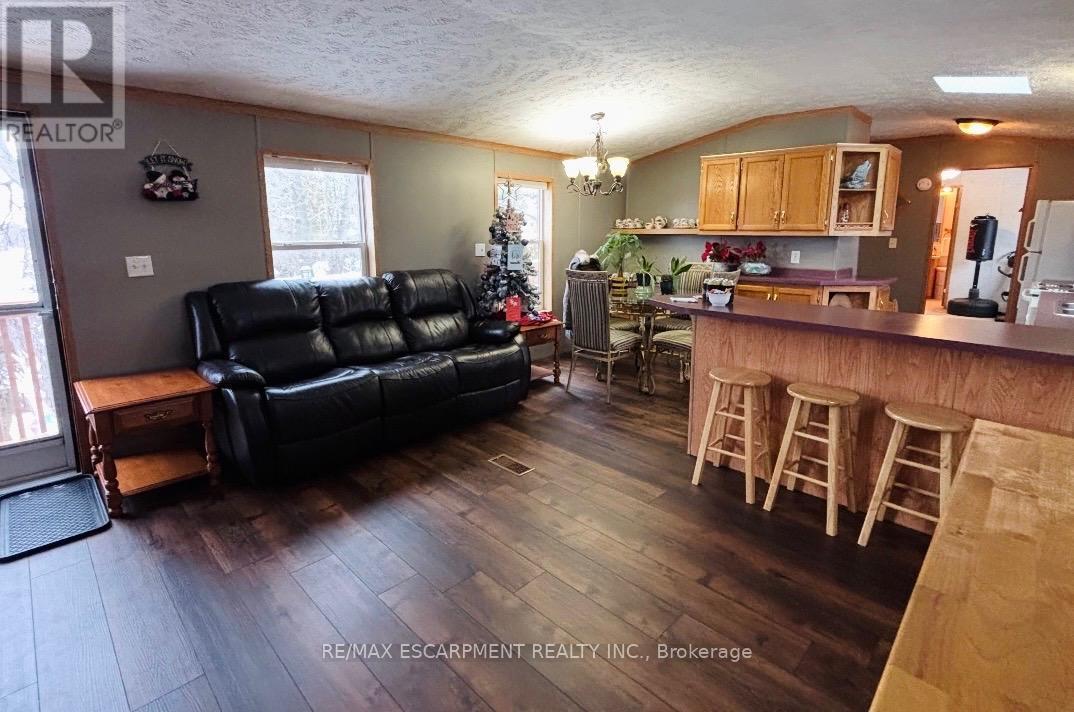 31 - 1294 8TH CONCESSION ROAD W