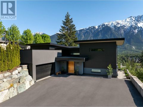 7512 PEBBLE CREEK DRIVE Pemberton BC V0N2L1