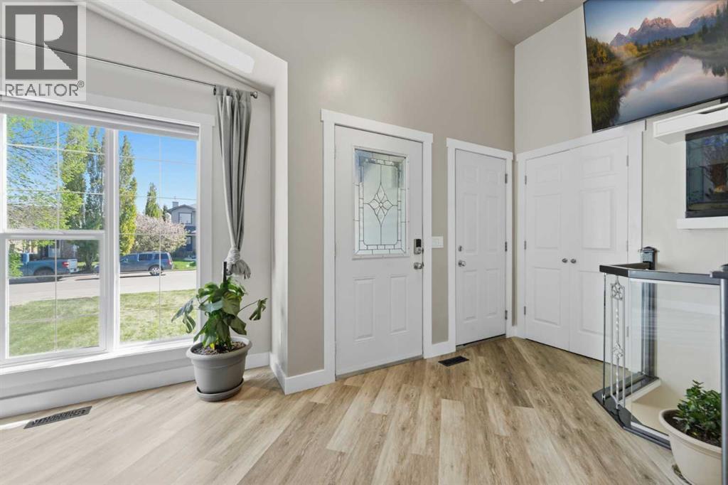 206 Highwood Village Place NW