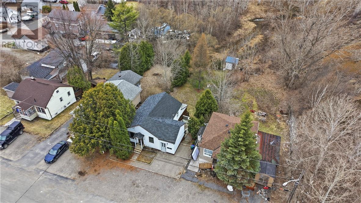 407 Noble Street