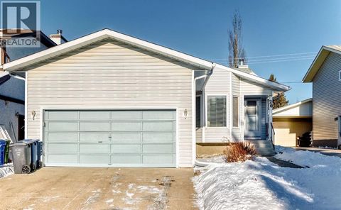 20 Cedardale Hill SW Calgary AB T2W5J1