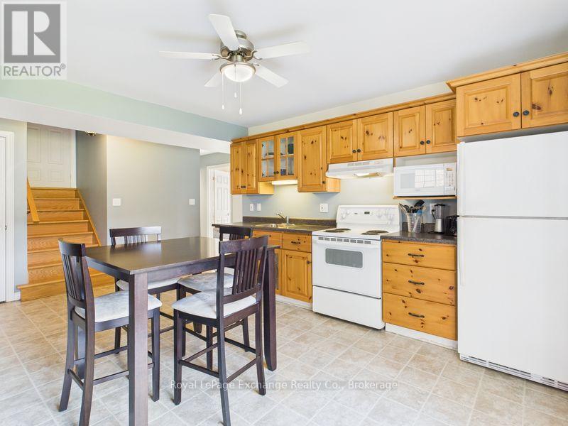 LOWER - 378 DUNCAN PLACE