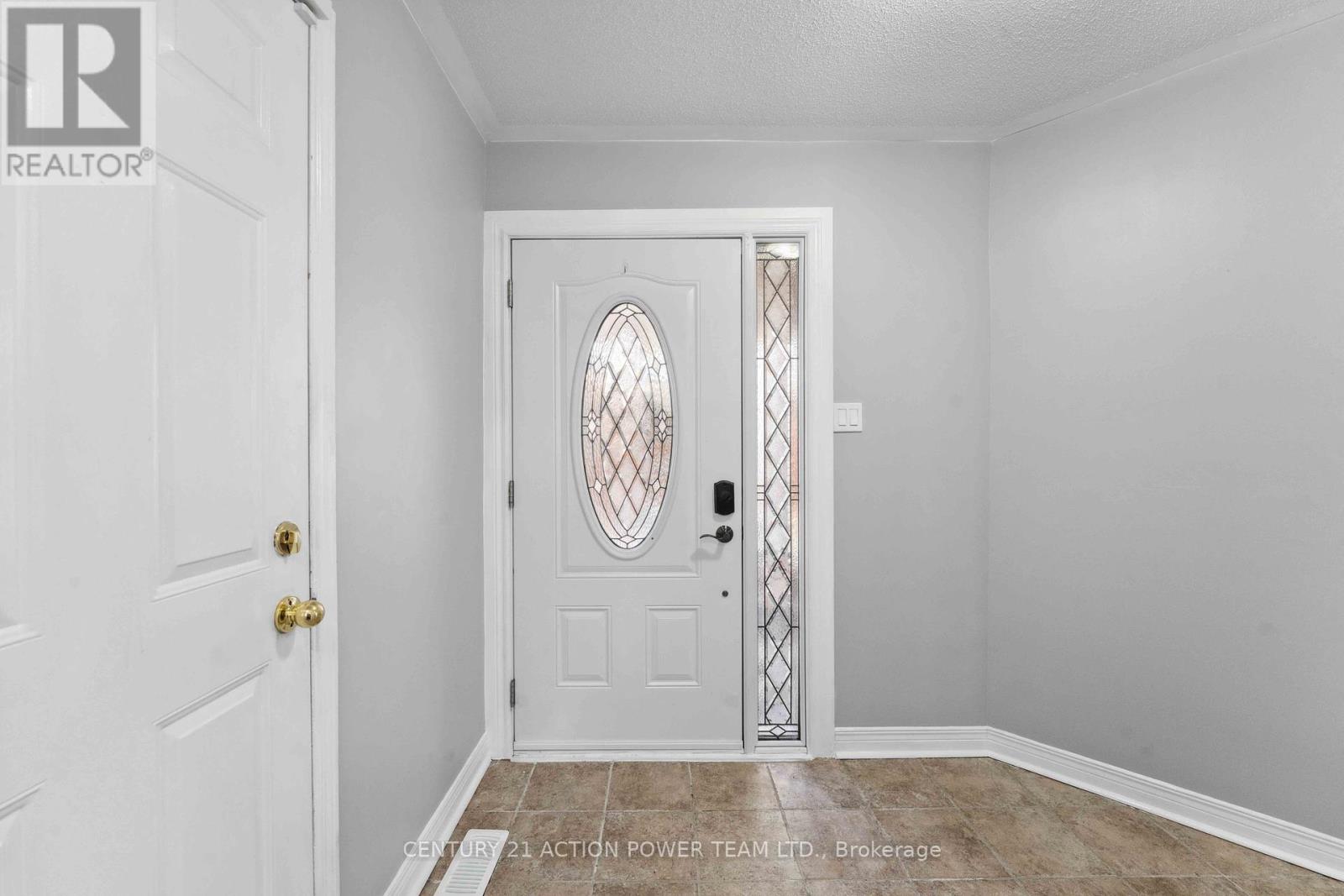 13 AVONHURST AVENUE