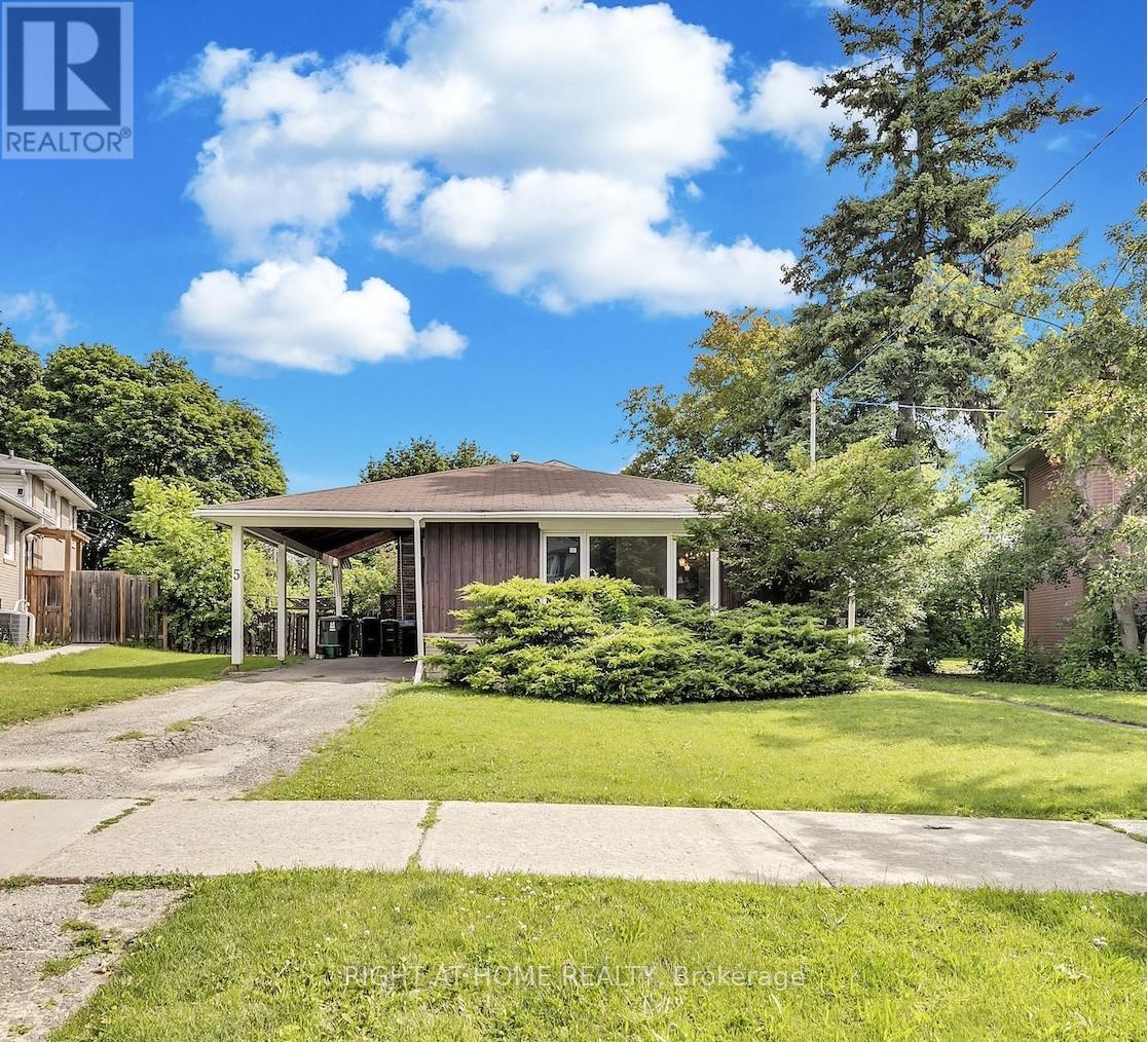 Photo 1 of 36 — 5 CLAREVILLE CRESCENT, Toronto (Don Valley Village), ON M2J2B9