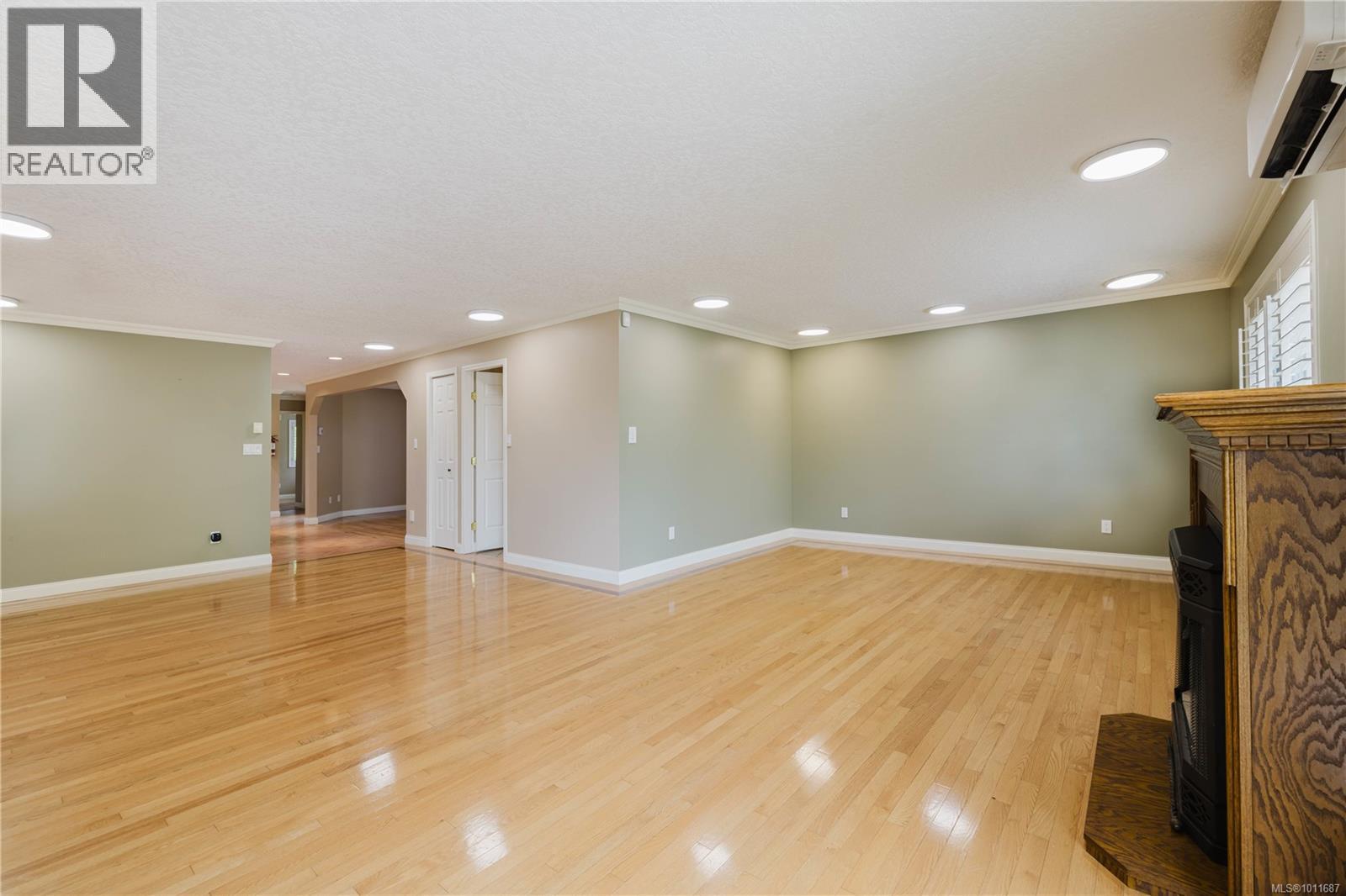 6912 Bayside Pl