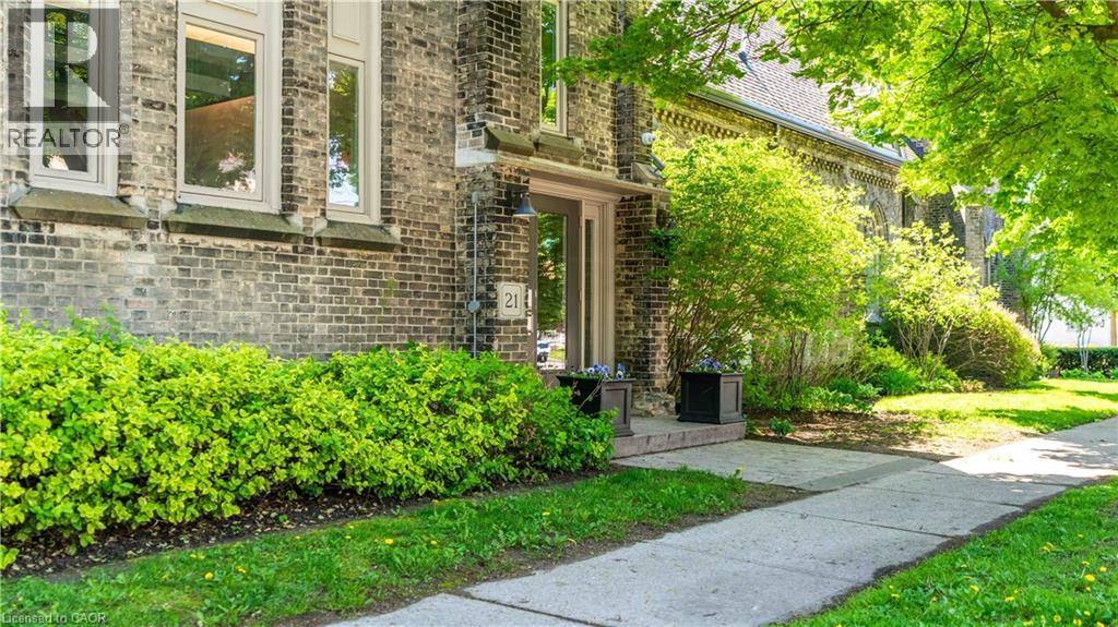 21 RICHMOND Street Unit# 205