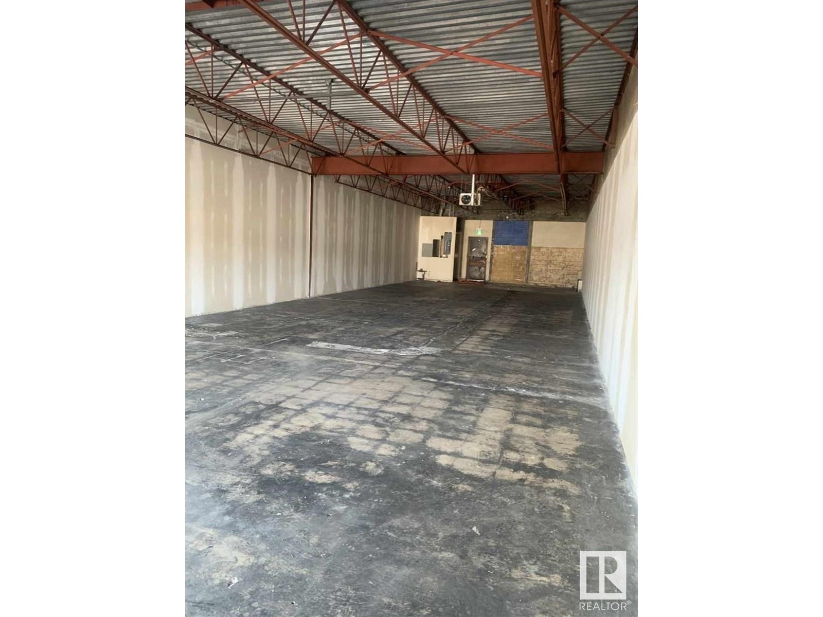 17 Athabasca AV