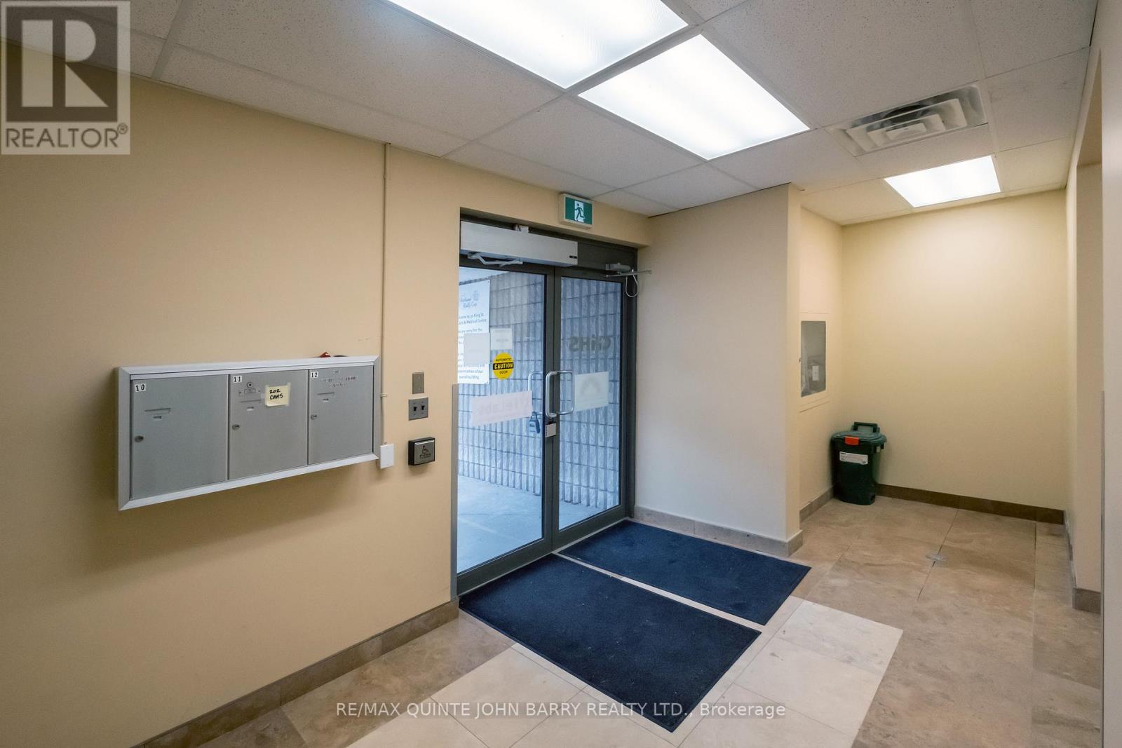 201 - 30 KING STREET