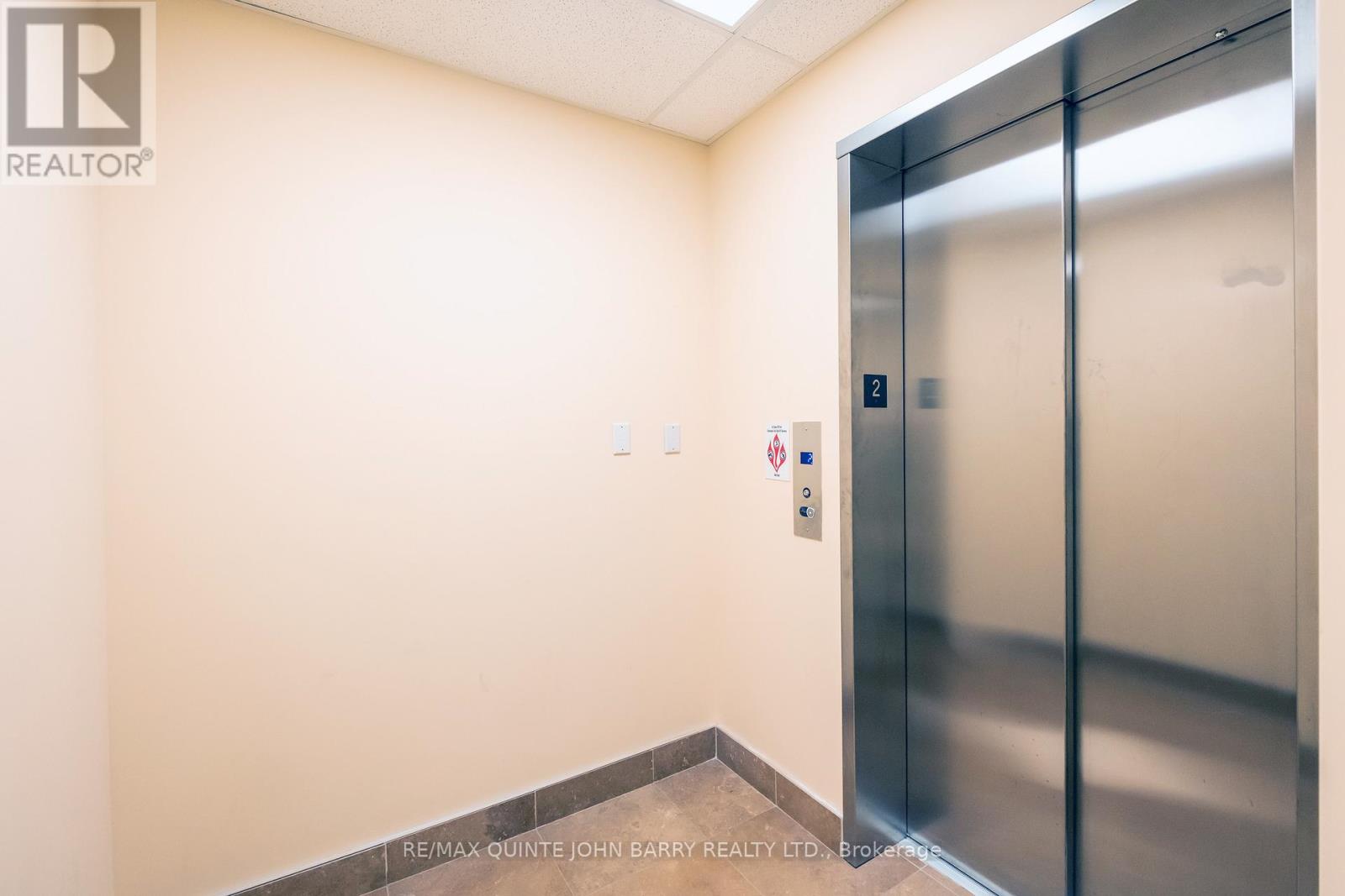 201 - 30 KING STREET