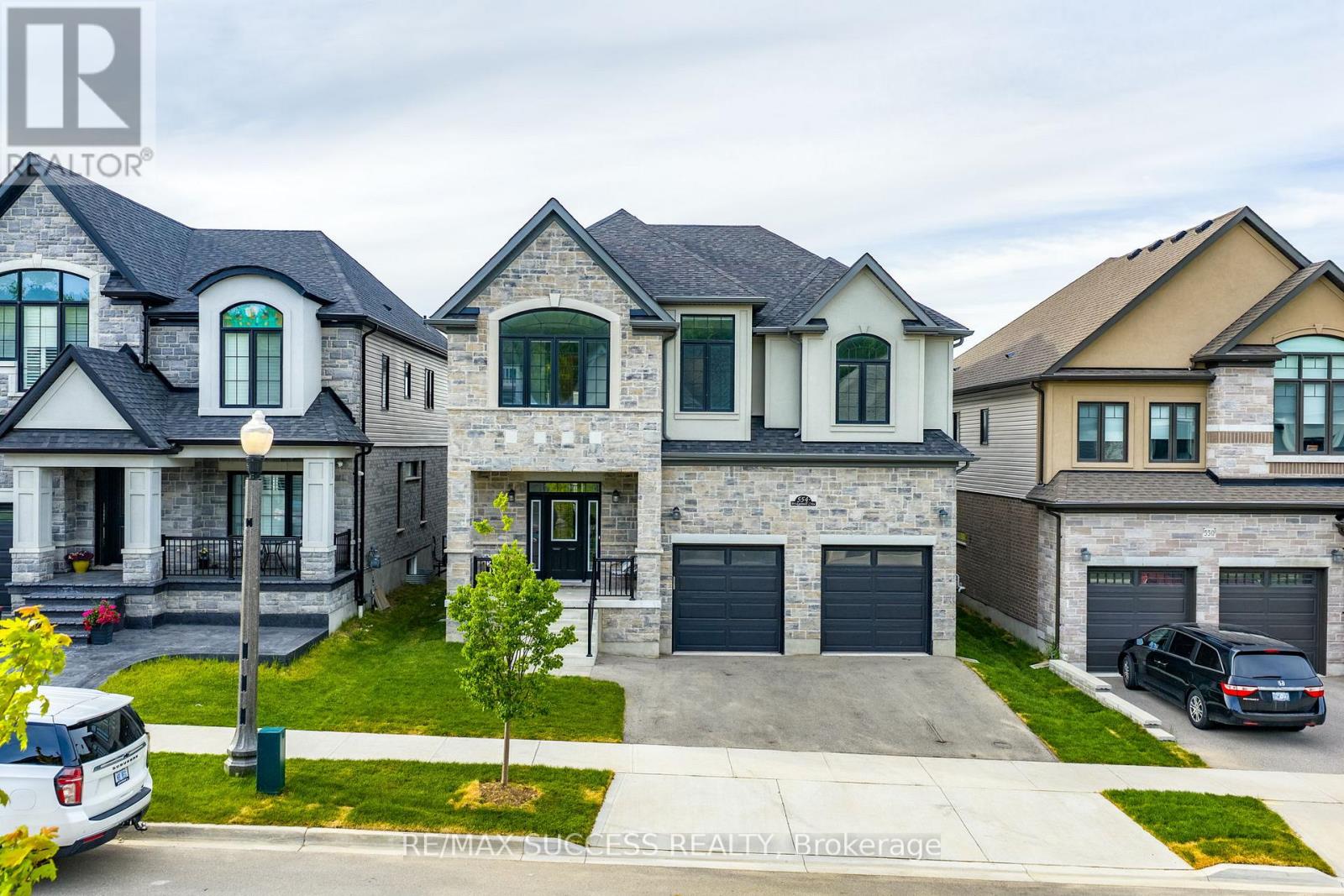 554 BRIDGEMILL CRESCENT E