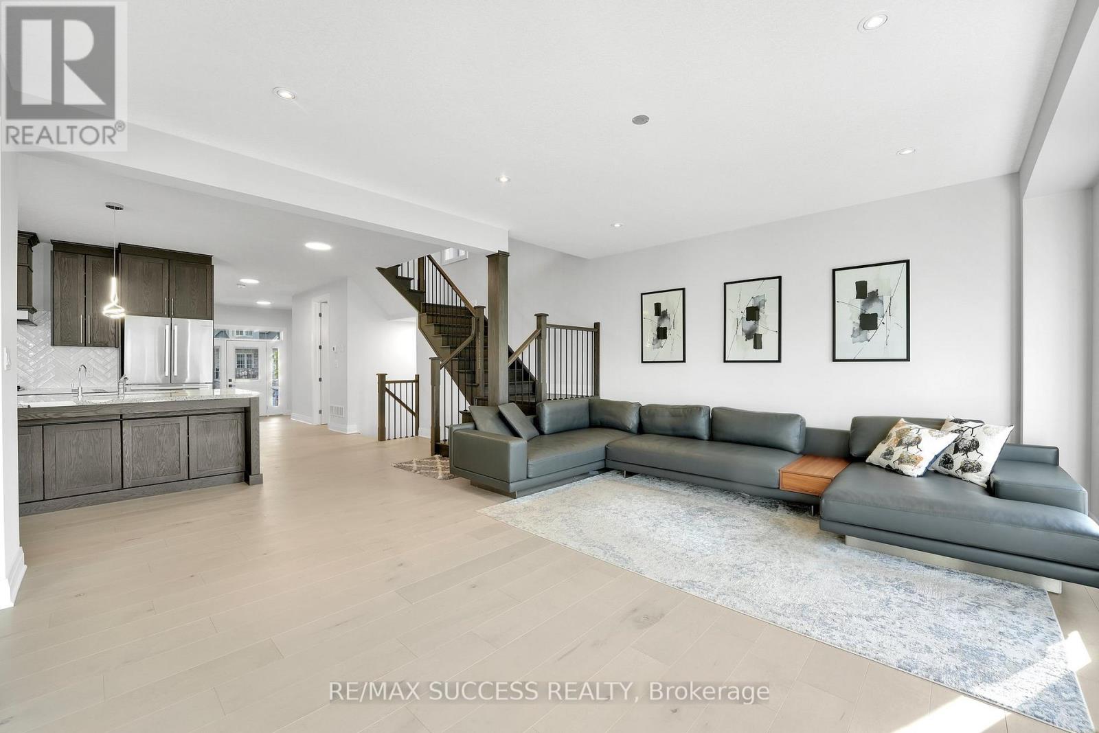 554 BRIDGEMILL CRESCENT E