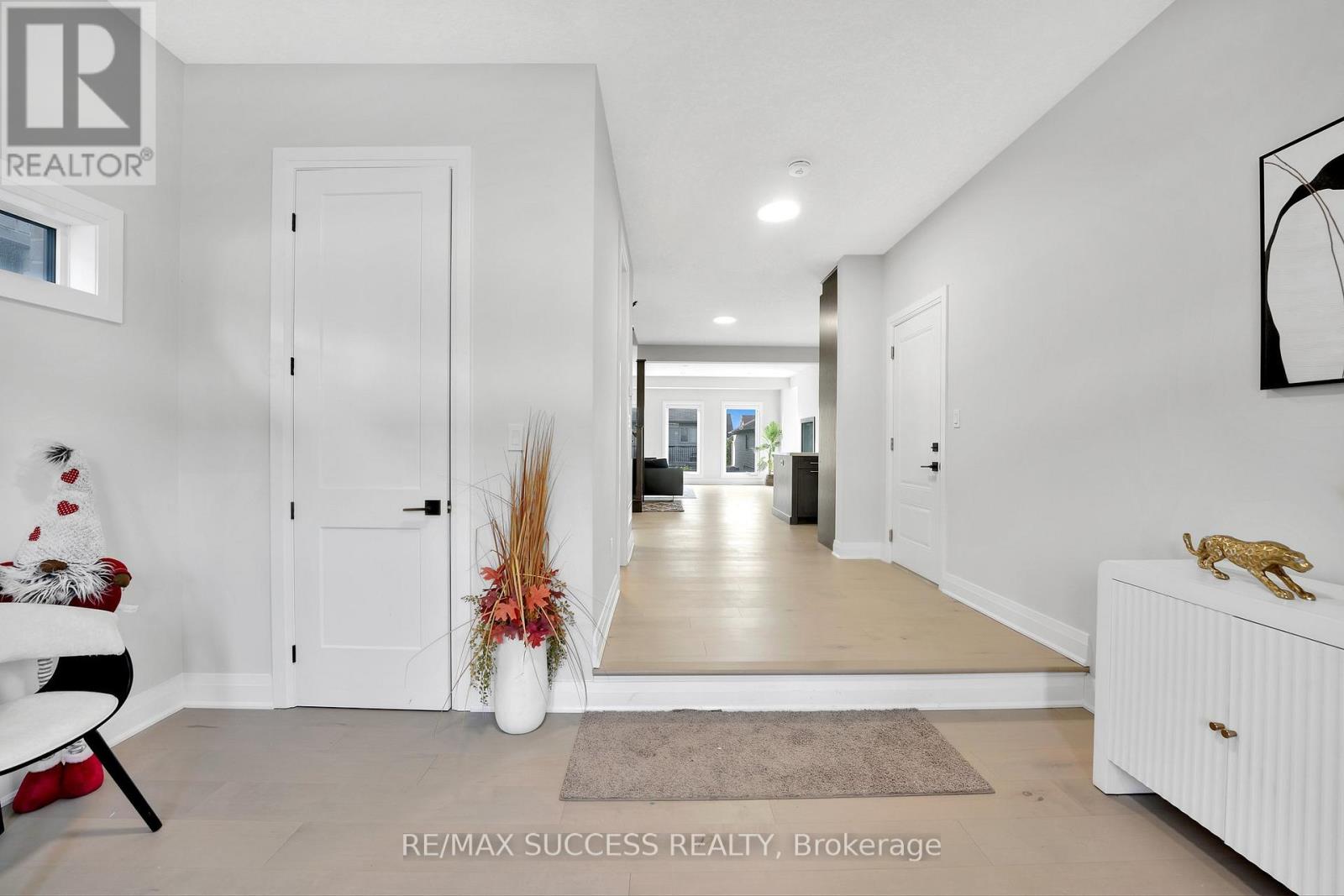 554 BRIDGEMILL CRESCENT E