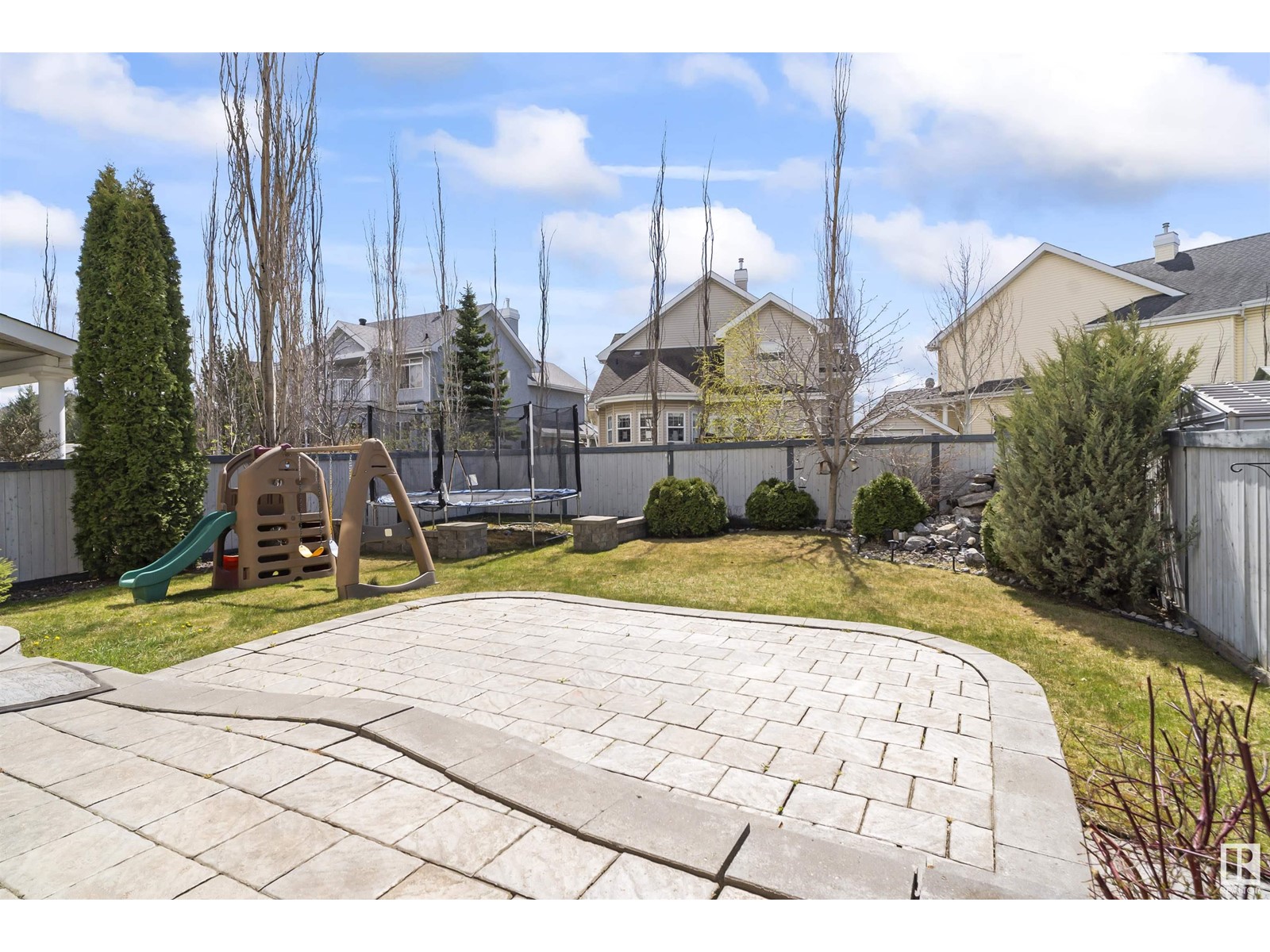 558 STEWART CR SW