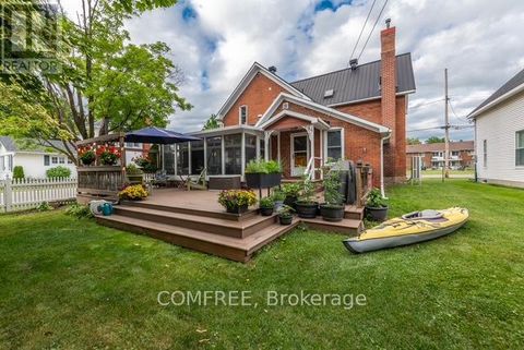 256A AND 256B FLORA STREET Carleton Place ON K7C3M4