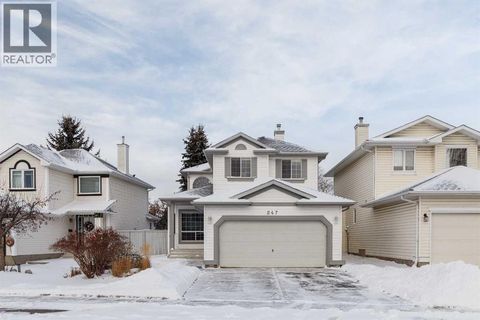 247 Mt Selkirk Close SE Calgary AB T2Z2P7