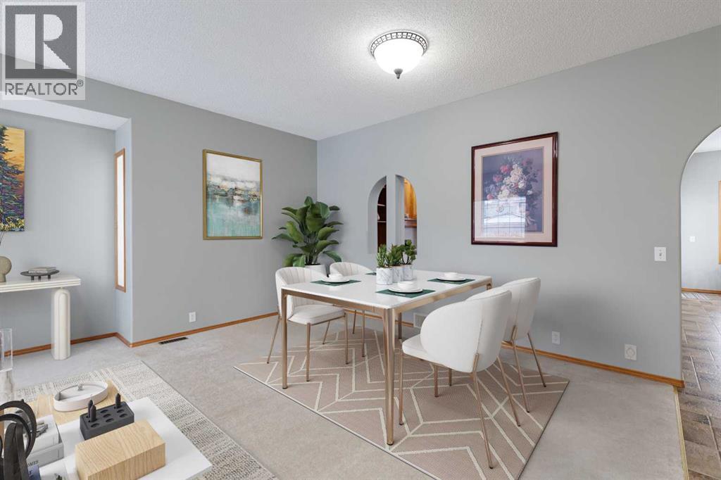 247 Mt Selkirk Close SE