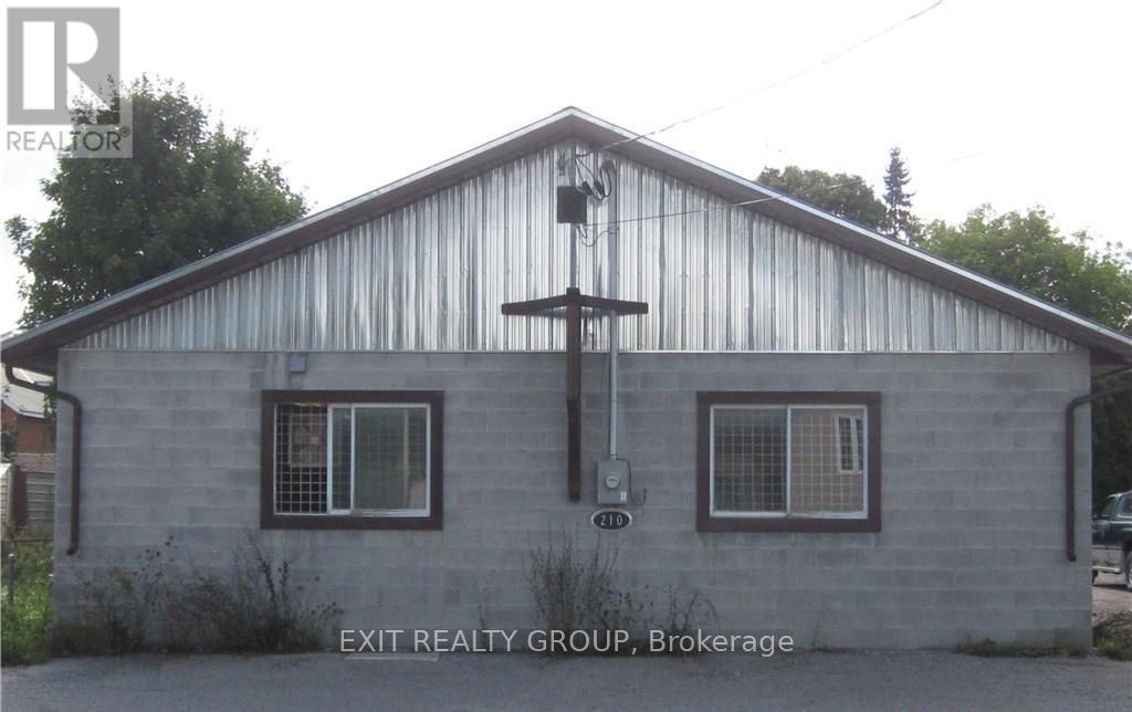210 MARY STREET