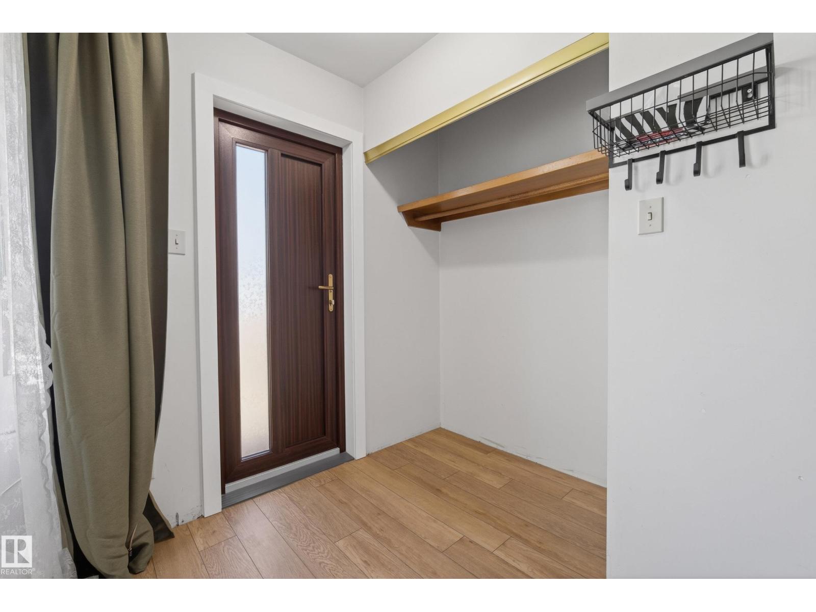 6203 90 AV NW