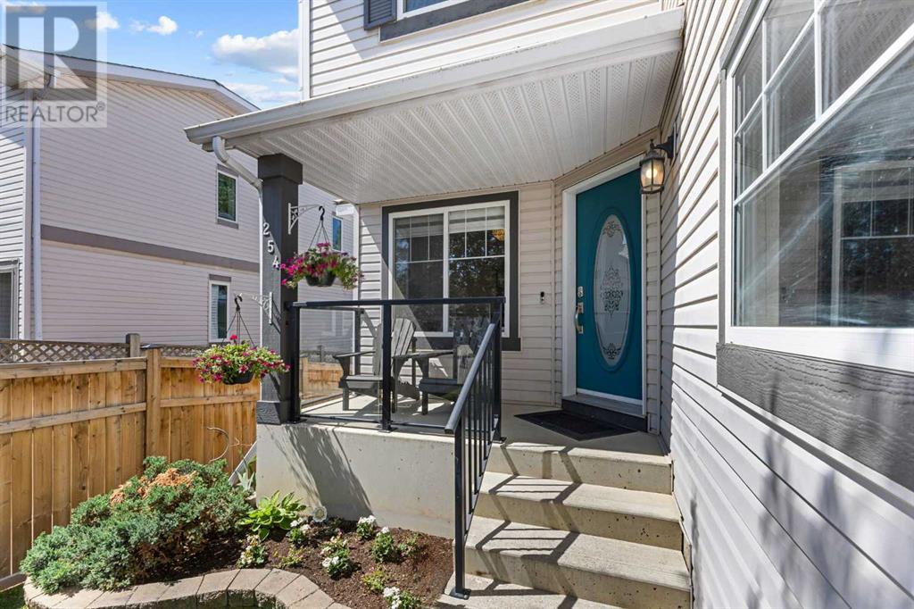 254 Mt Douglas Circle SE