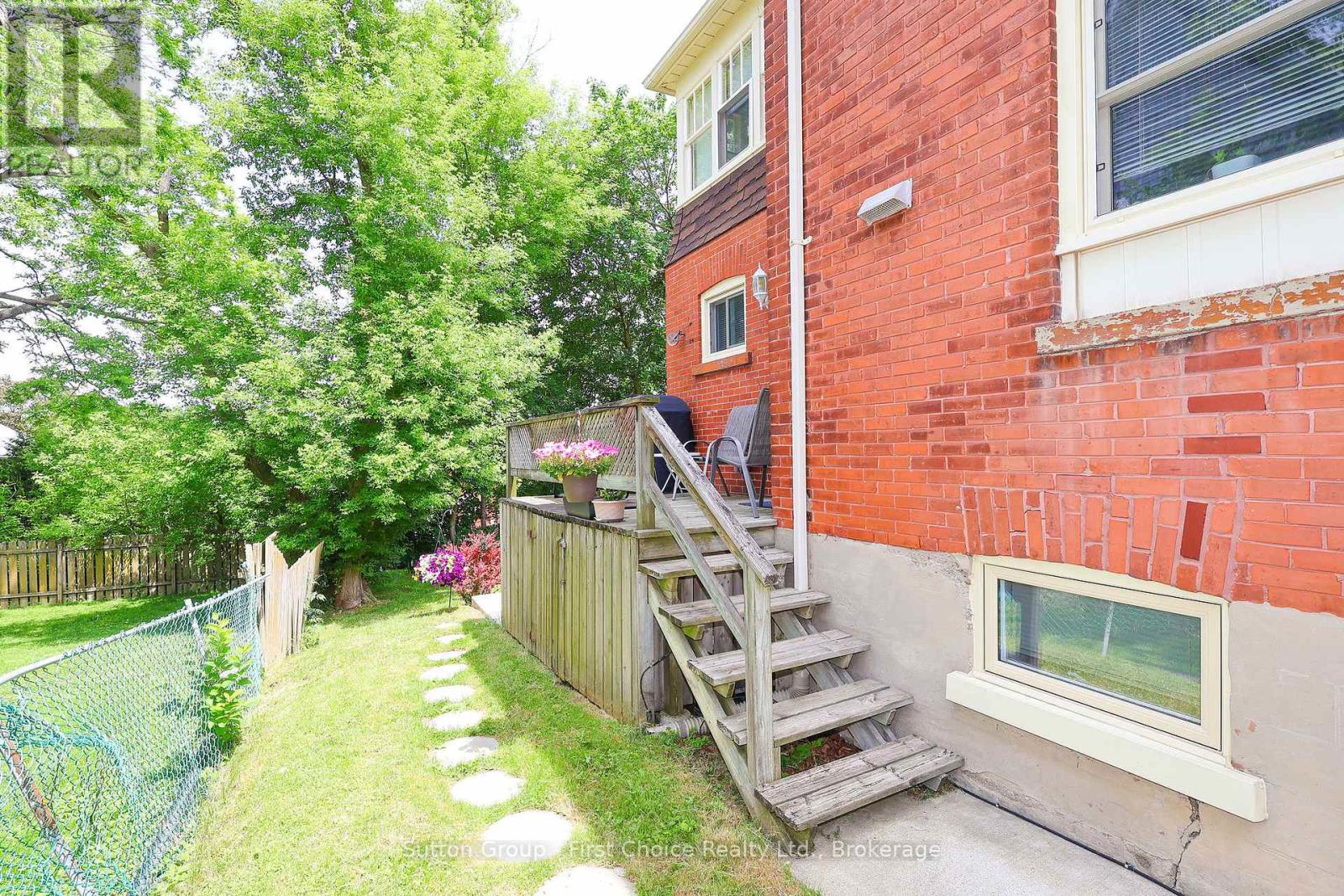 74 COBOURG STREET