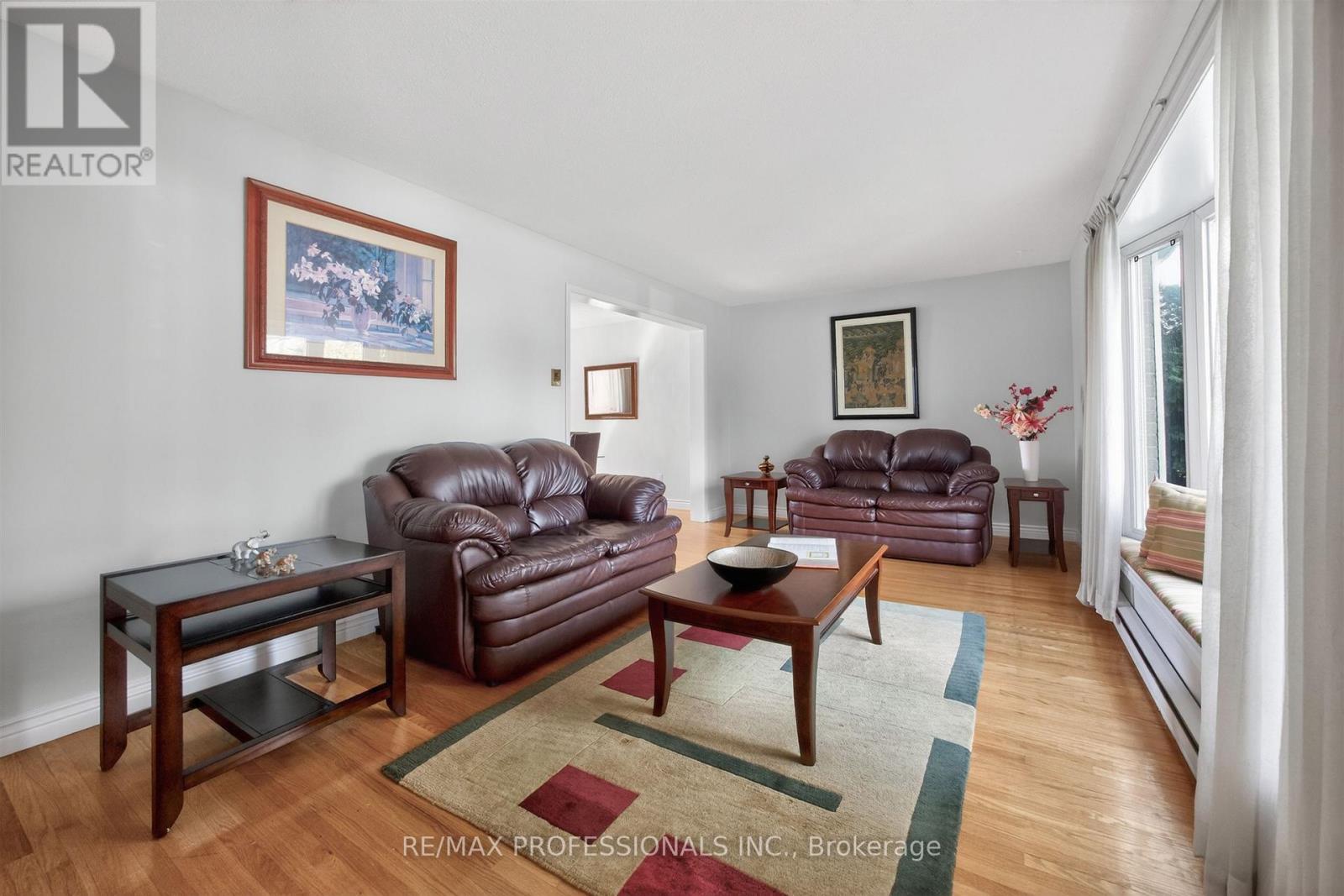 3 CALEDON COURT