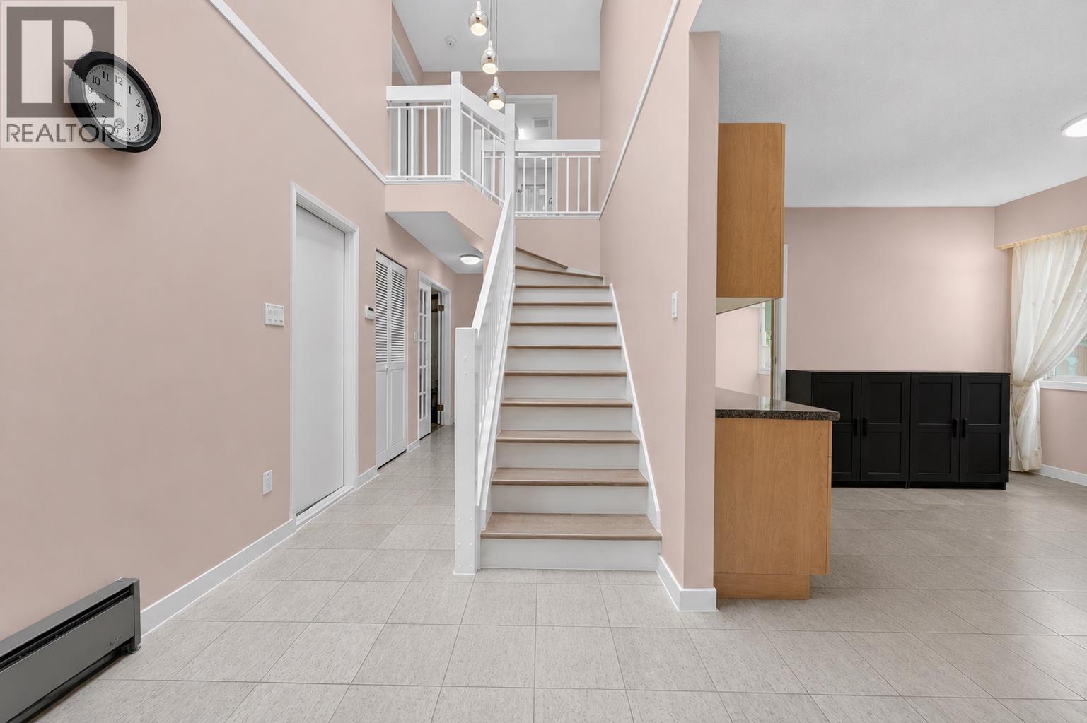 10441 HOLLYBANK DRIVE
