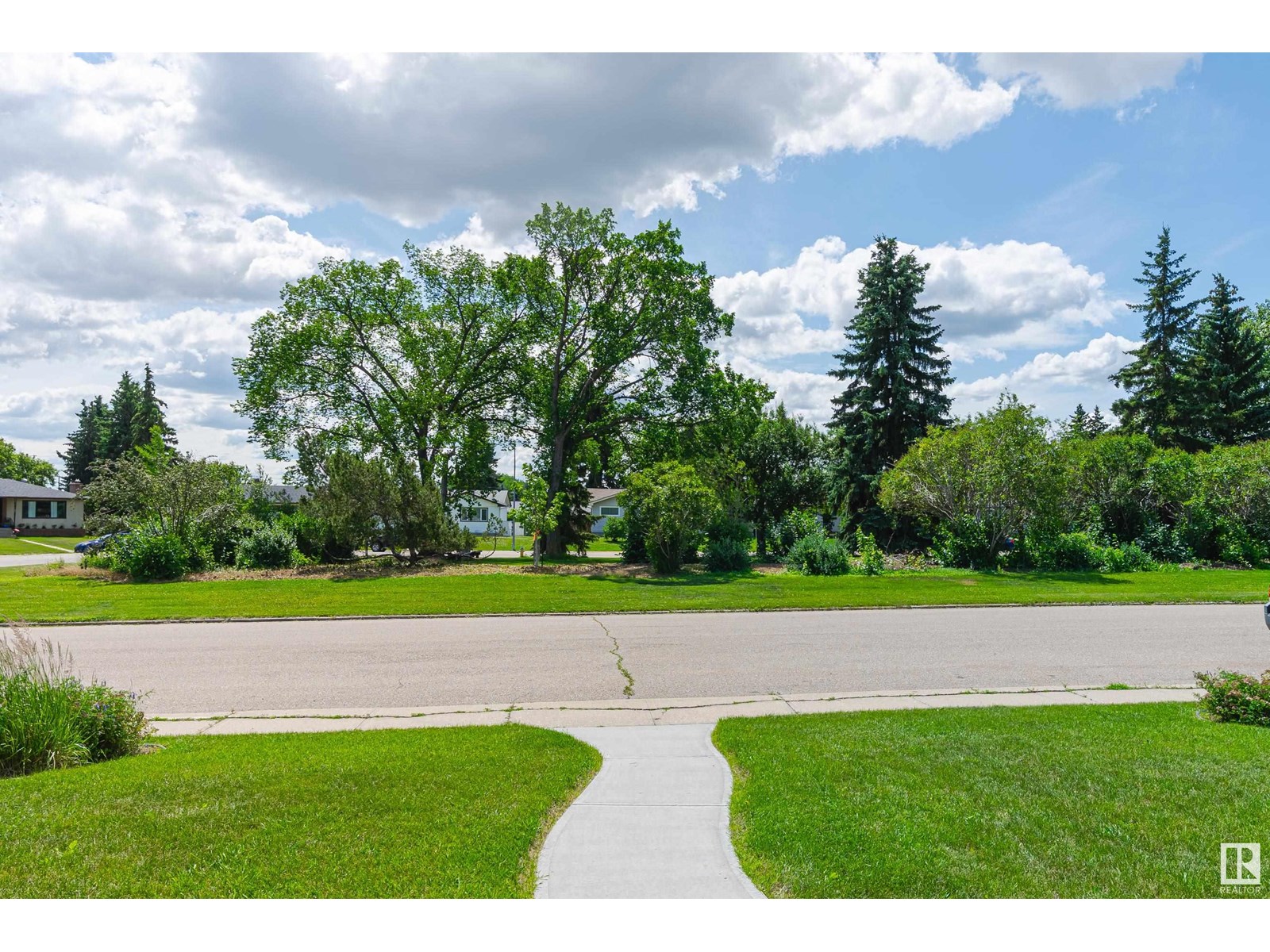 6408 133A AV NW