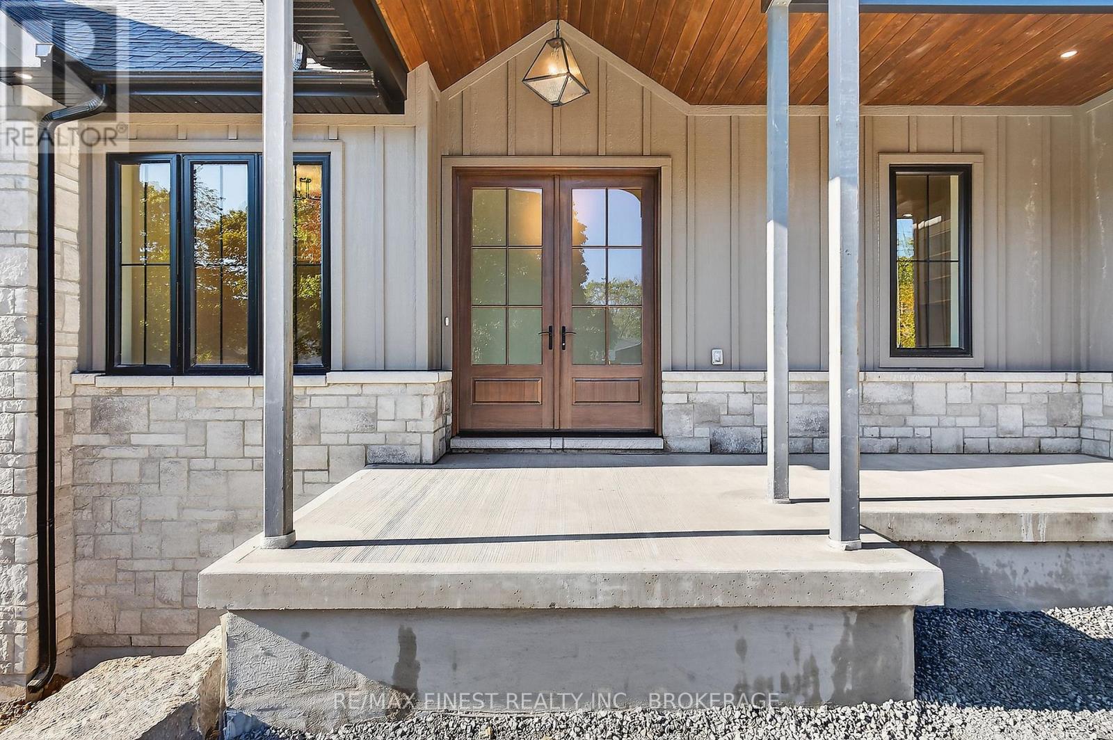 371 MAPLE RIDGE DRIVE